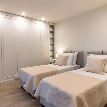 Villa Modern Istrian Lere With Pool, Bbq Lounge & Activities In Sisan Ližnjan