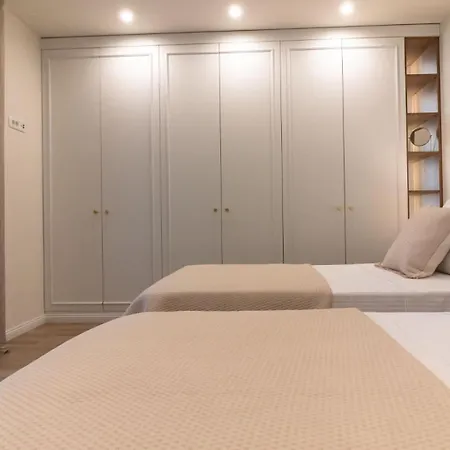 Modern Istrian Lere With Pool, Bbq Lounge & Activities In Sisan Ližnjan